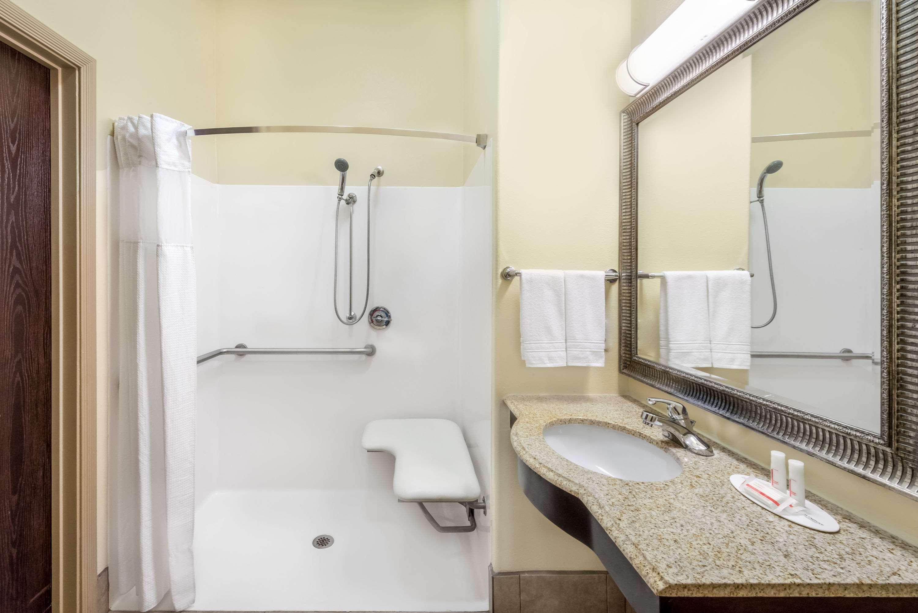 Super 8 By Wyndham Hidalgo At La Plaza Mall & Mcallen Airport Extérieur photo