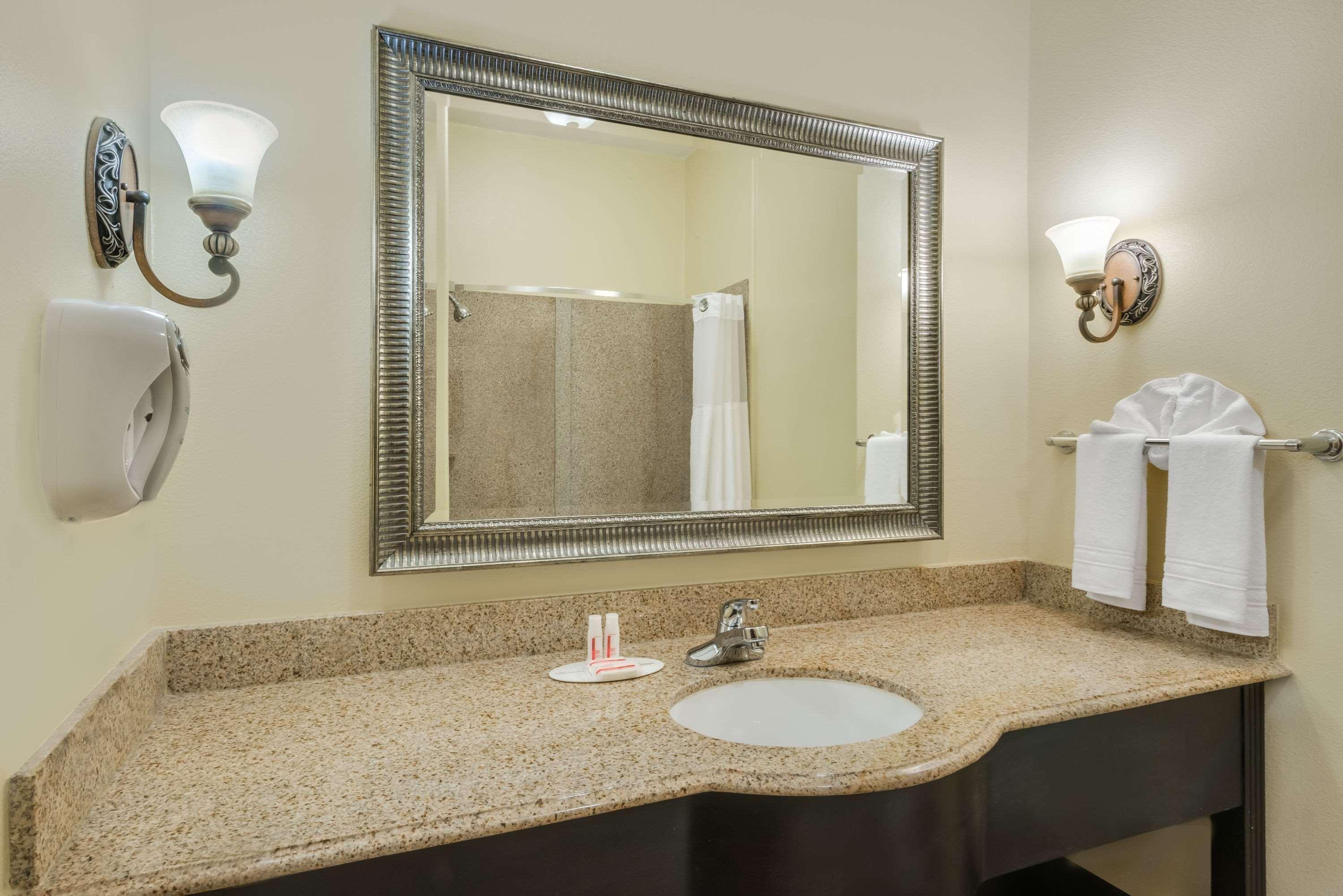 Super 8 By Wyndham Hidalgo At La Plaza Mall & Mcallen Airport Extérieur photo