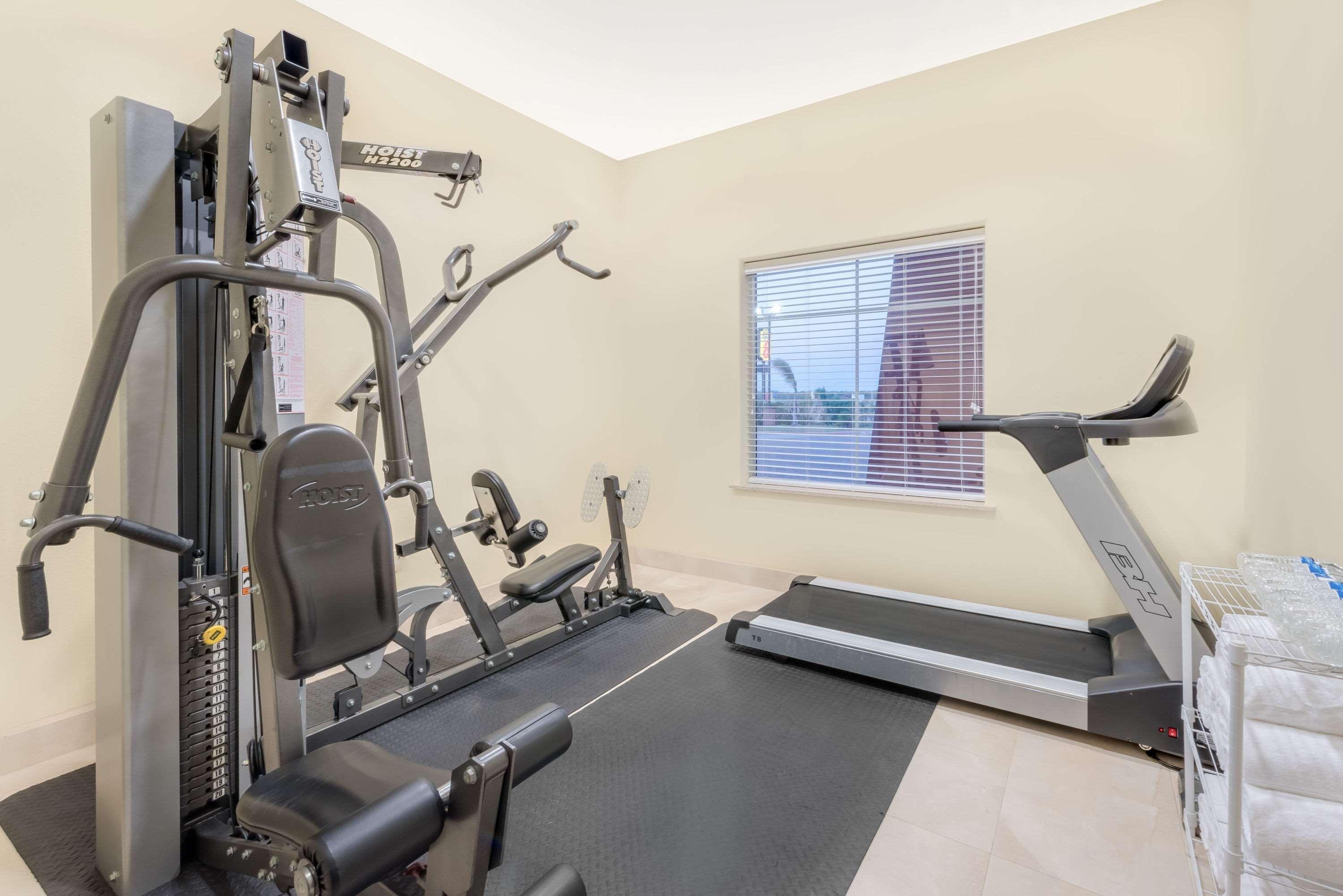Super 8 By Wyndham Hidalgo At La Plaza Mall & Mcallen Airport Extérieur photo