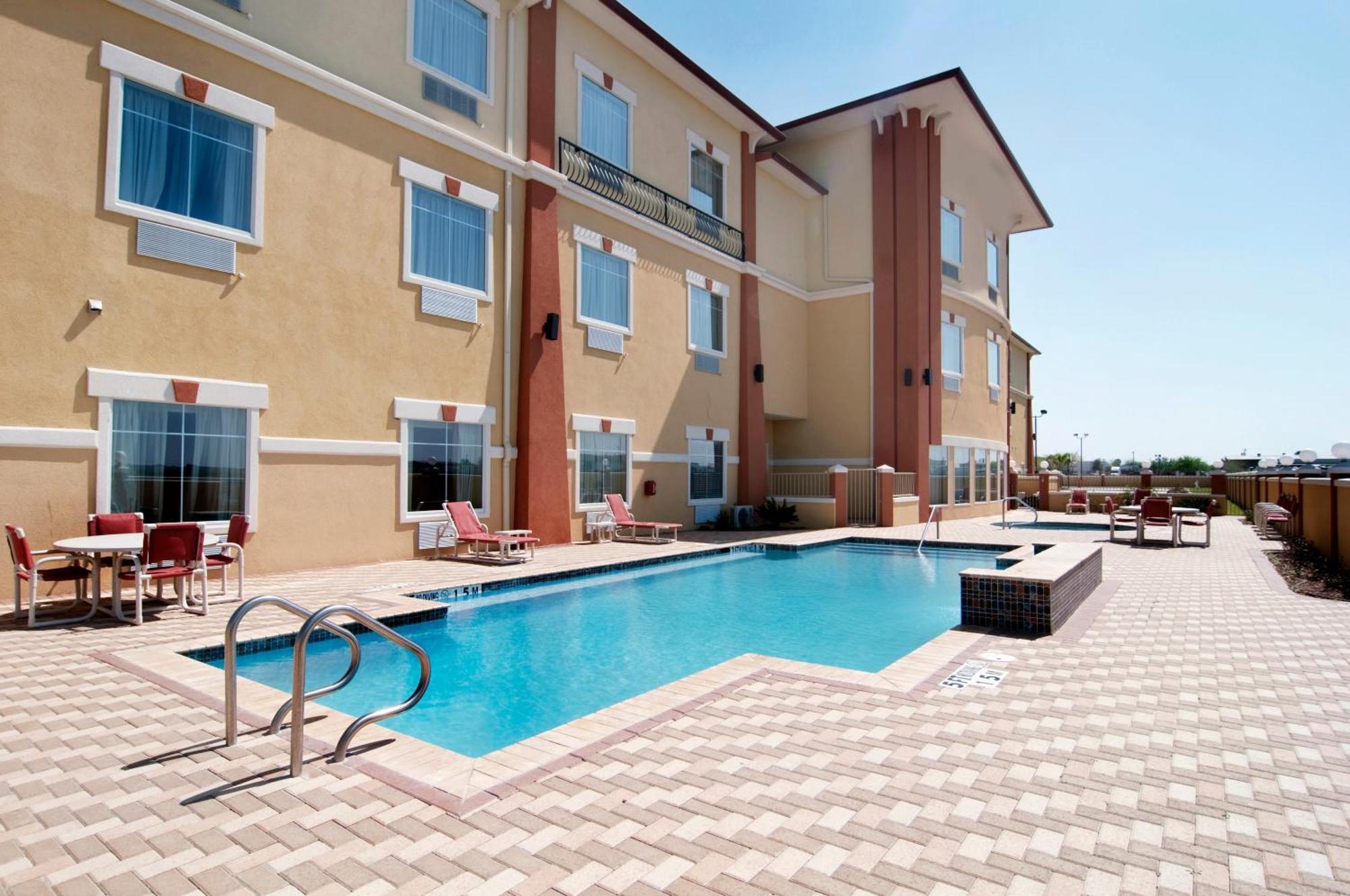 Super 8 By Wyndham Hidalgo At La Plaza Mall & Mcallen Airport Extérieur photo