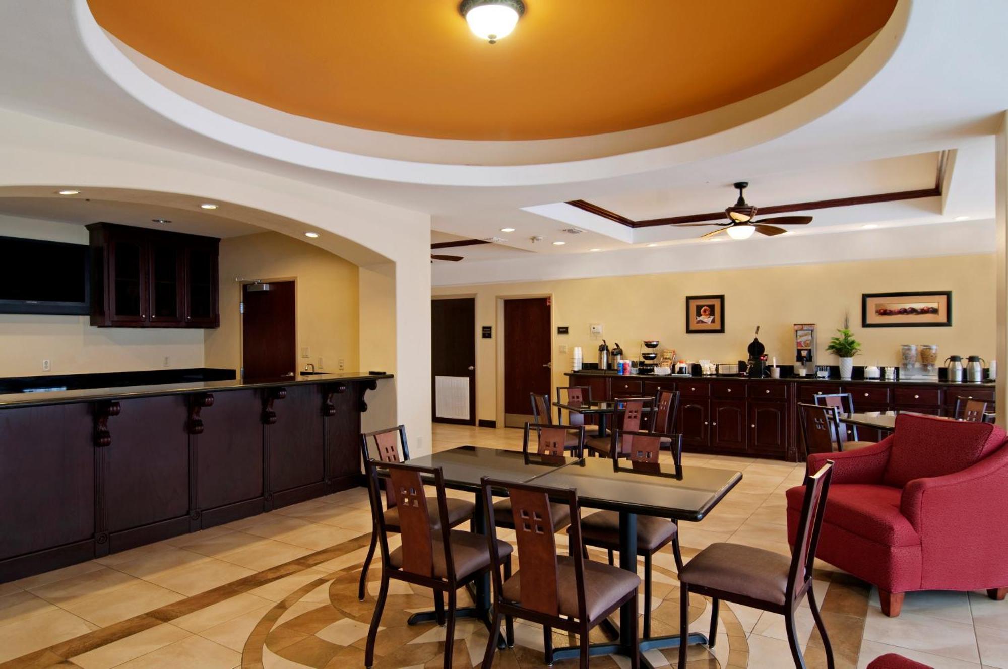 Super 8 By Wyndham Hidalgo At La Plaza Mall & Mcallen Airport Restaurant photo
