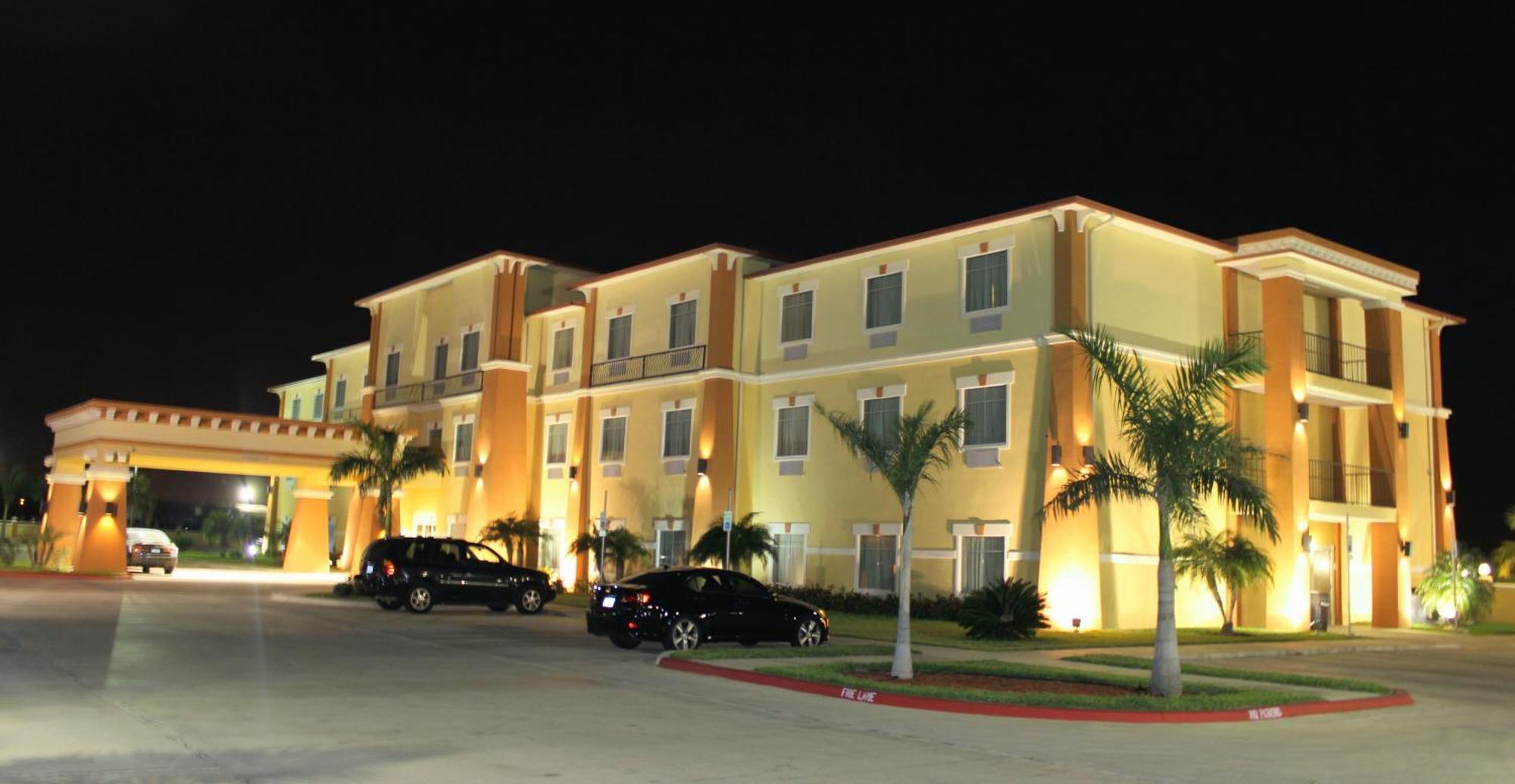 Super 8 By Wyndham Hidalgo At La Plaza Mall & Mcallen Airport Extérieur photo