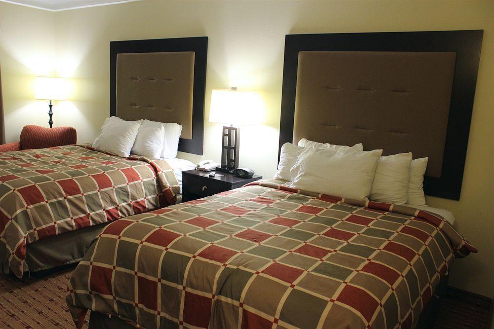 Super 8 By Wyndham Hidalgo At La Plaza Mall & Mcallen Airport Extérieur photo