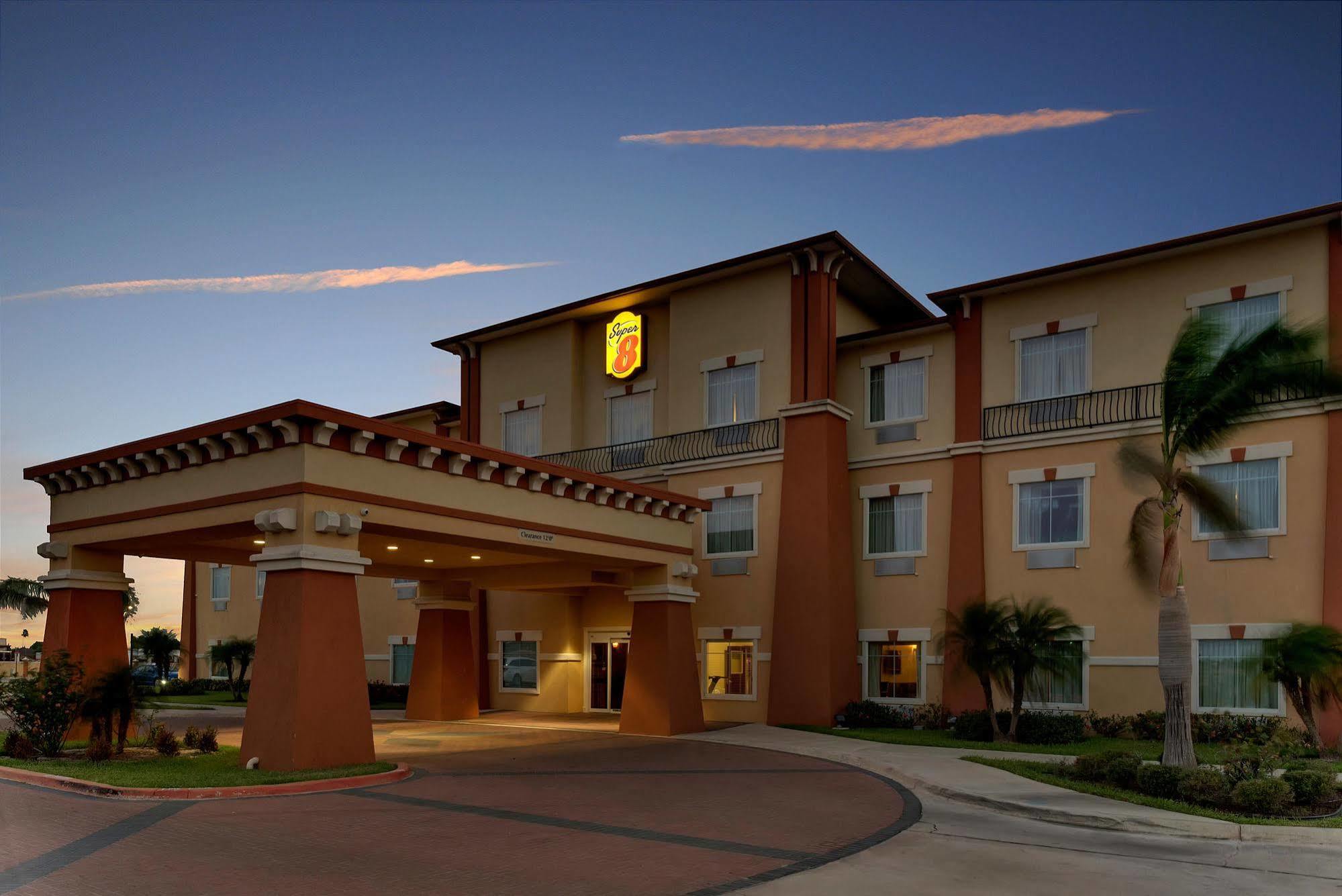 Super 8 By Wyndham Hidalgo At La Plaza Mall & Mcallen Airport Extérieur photo