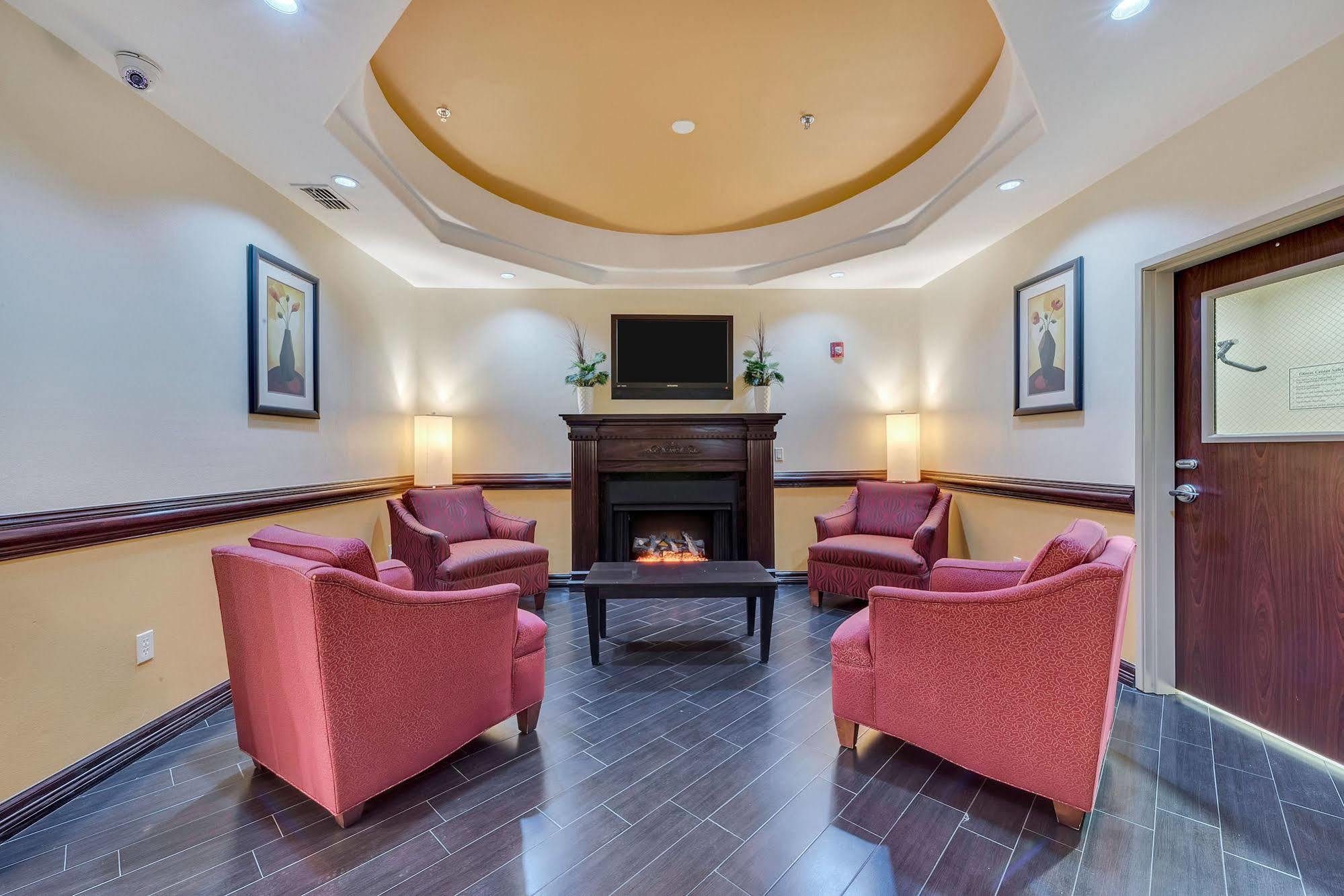 Super 8 By Wyndham Hidalgo At La Plaza Mall & Mcallen Airport Extérieur photo