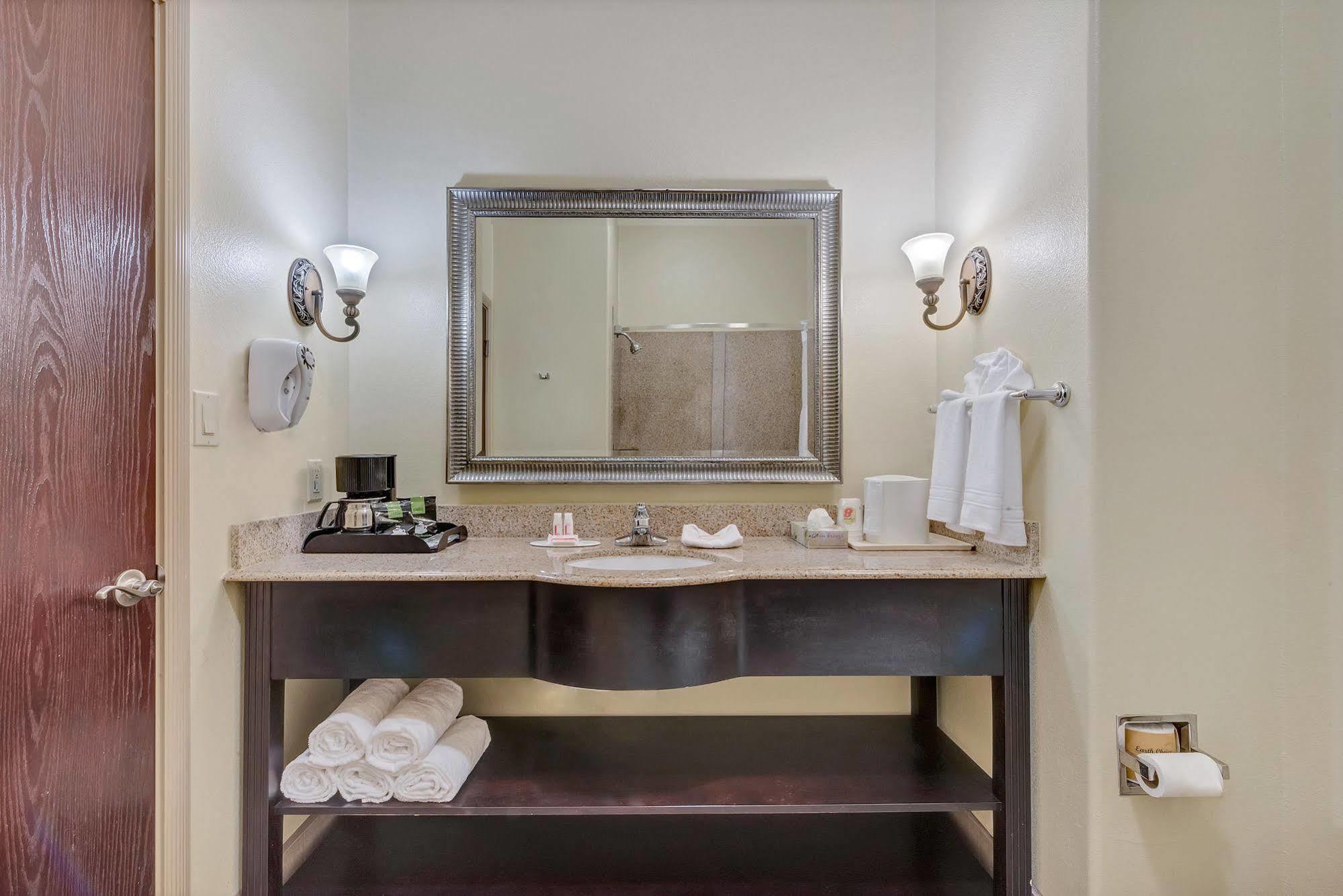 Super 8 By Wyndham Hidalgo At La Plaza Mall & Mcallen Airport Extérieur photo